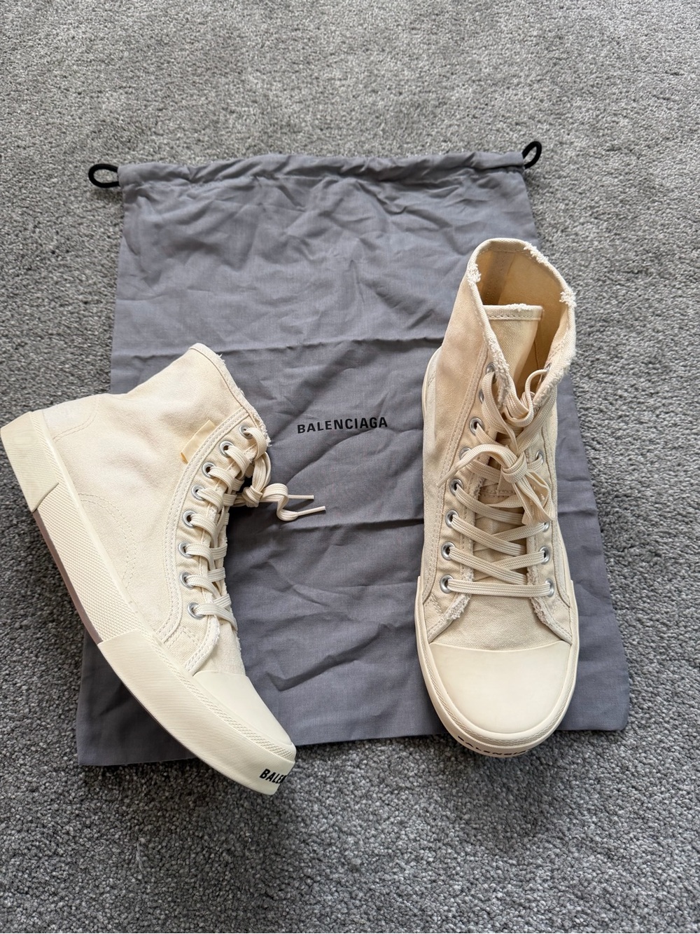 Size 42 -  Balenciaga Paris High Top Sneakers cream/White Distressed Canvas